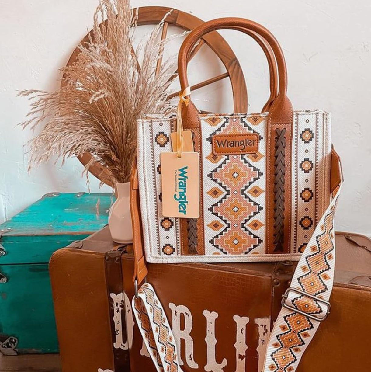 Wrangler® Aztec Tote - Angel White